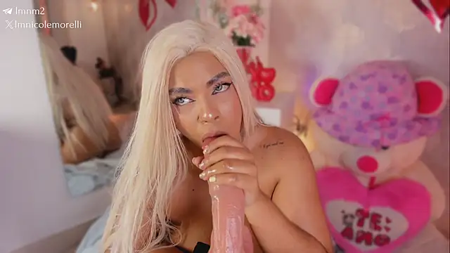 Nicolemorelli2 Webcam Show