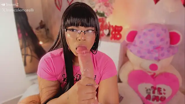 Pokazy przed kamerką – Nicolemorelli2