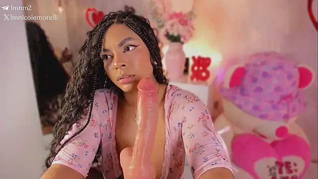 Pertunjukan Kamera Web Nicolemorelli2