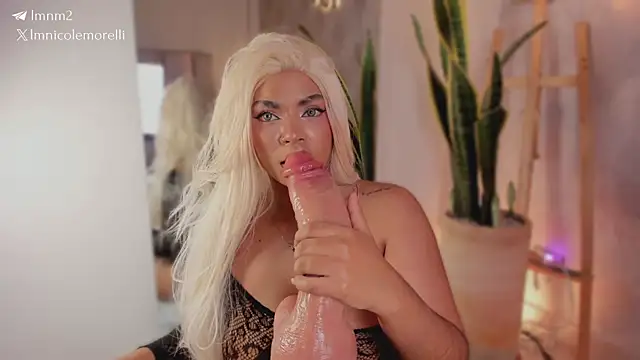 Nicolemorelli2: вебкам-шоу