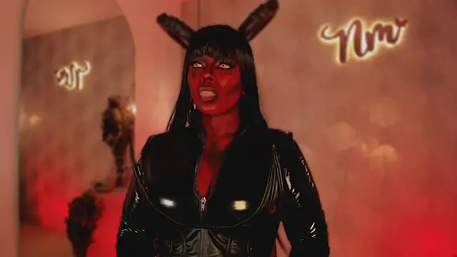 Pokazy przed kamerką – Nicolemorelli2