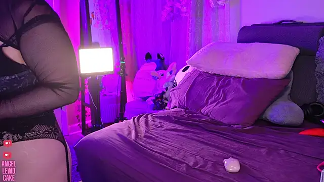 Angel-Lewd-Cake Webcamshow