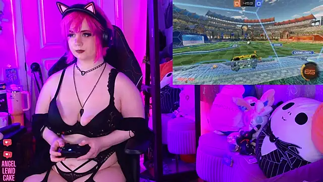 Angel-Lewd-Cake webcam show