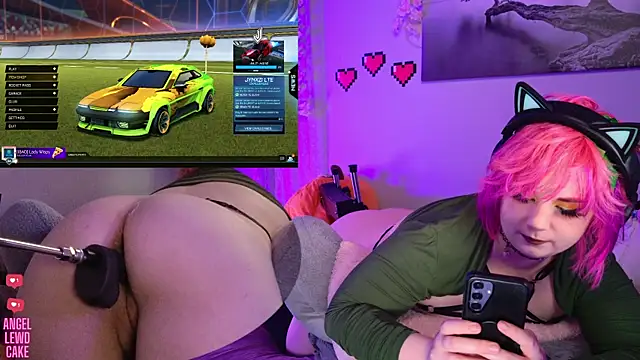 Pokazy przed kamerką – Angel-Lewd-Cake