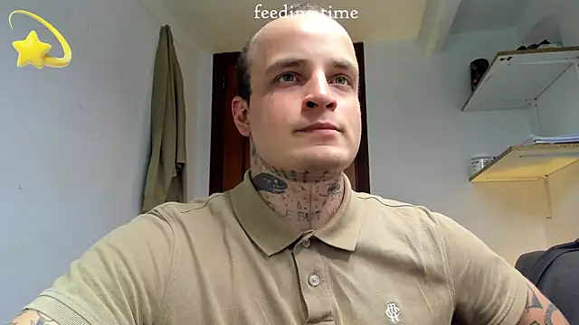 Show modela layneinchains na web-kameri