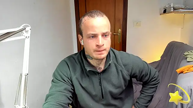 Show modela layneinchains na web-kameri