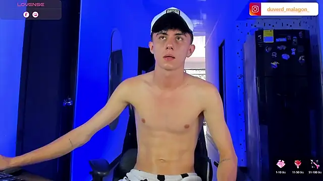 عرض كام Demian_cute18