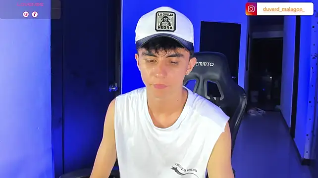 Demian_cute18 网络视讯表演