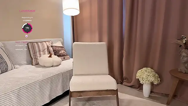 Monika_Taylor17 Adlı Modelin Canlı XXX Sohbeti