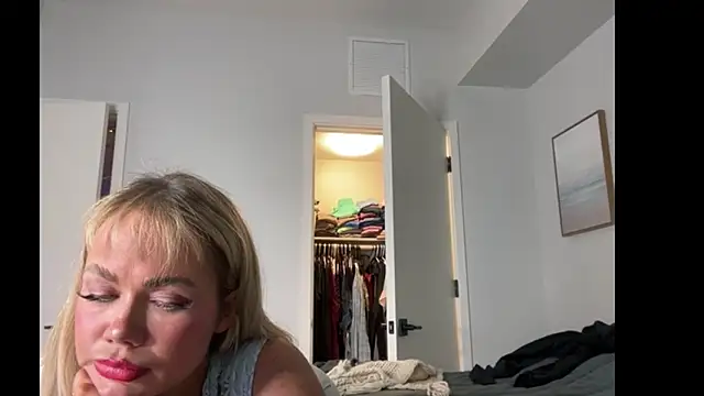 ElenaErickson's Live XXX Chat