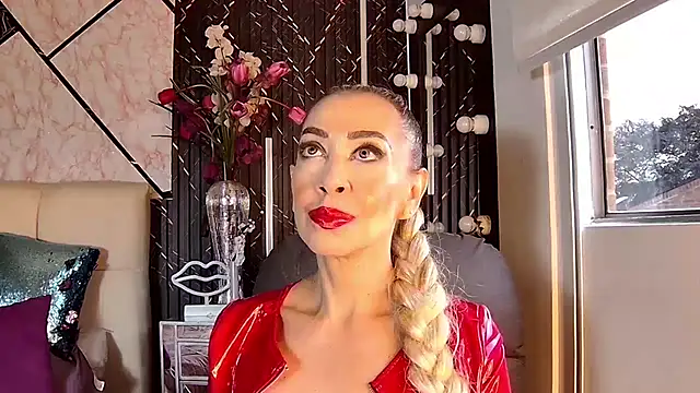 Chat +18 de EvelinaGrey ao vivo