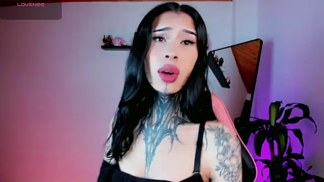 kali_ka_ Show in webcam