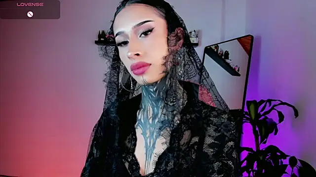 kali_ka_ Show in webcam