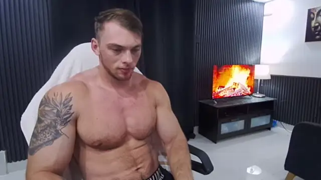 Show modela YourHotGreg na web-kameri