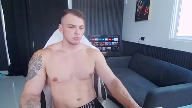 Show modela YourHotGreg na web-kameri