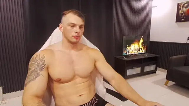 Show modela YourHotGreg na web-kameri