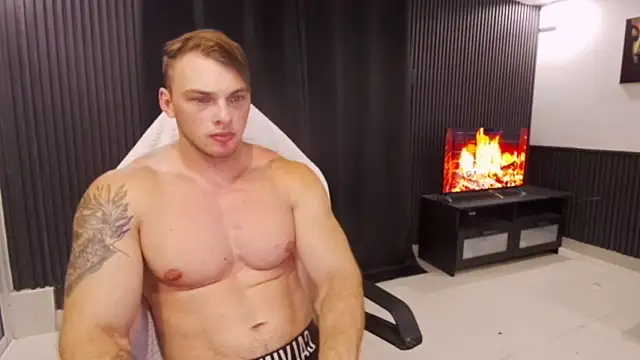 Show modela YourHotGreg na web-kameri