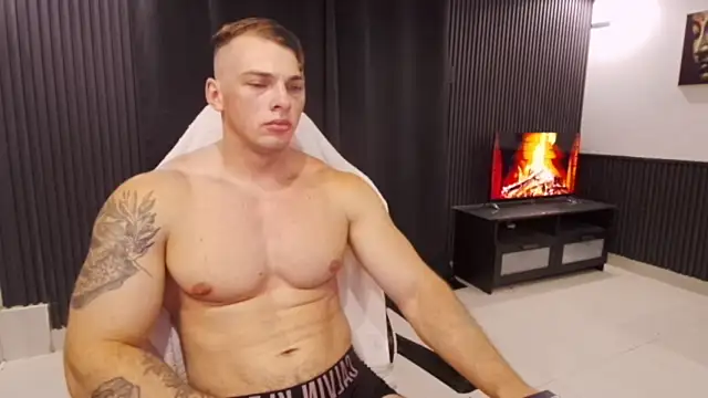 Show modela YourHotGreg na web-kameri