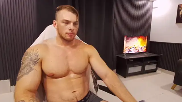Show modela YourHotGreg na web-kameri