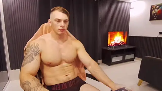 Show modela YourHotGreg na web-kameri
