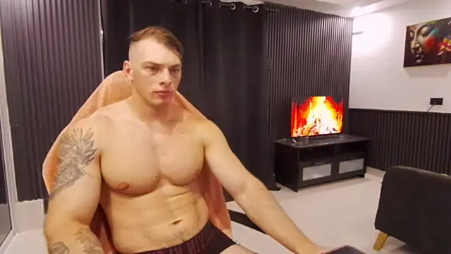 Show modela YourHotGreg na web-kameri