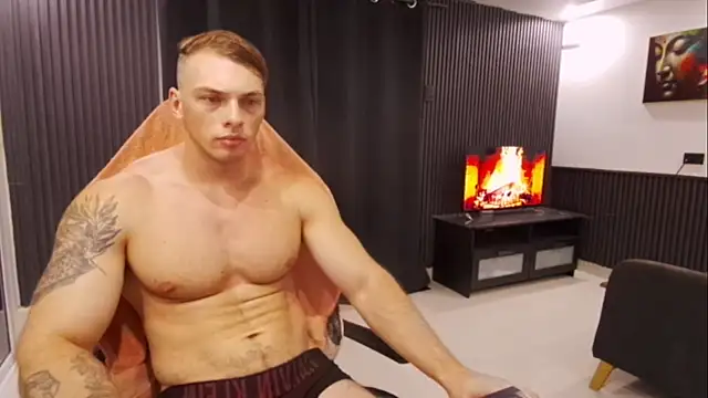 Show modela YourHotGreg na web-kameri