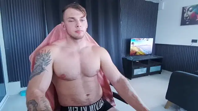 Show modela YourHotGreg na web-kameri