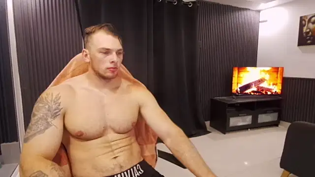 Show modela YourHotGreg na web-kameri