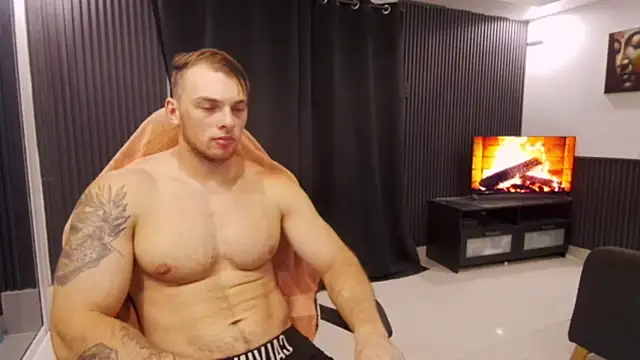 Show modela YourHotGreg na web-kameri