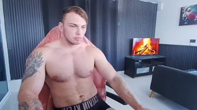 Show modela YourHotGreg na web-kameri