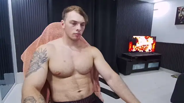 Show modela YourHotGreg na web-kameri