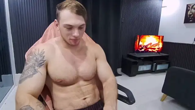 Show modela YourHotGreg na web-kameri