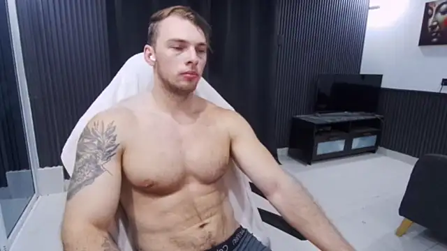 YourHotGreg Webcamshow