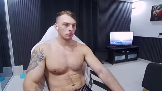 Show modela YourHotGreg na web-kameri
