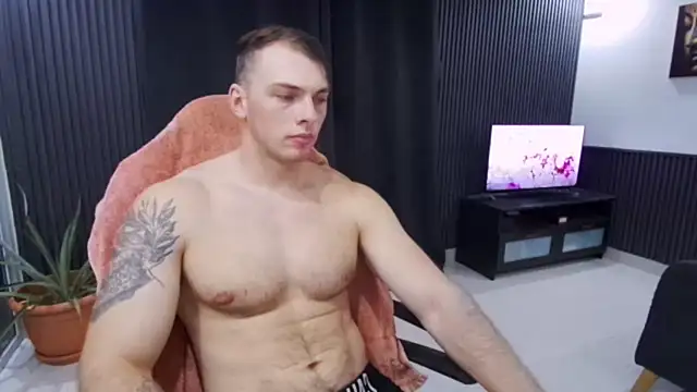 Show modela YourHotGreg na web-kameri