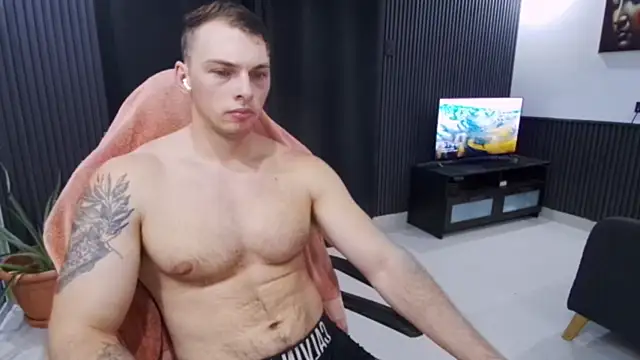 Show modela YourHotGreg na web-kameri