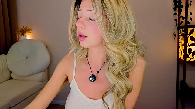 Show modela Lenamuti25 na web-kameri