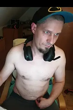 DirtyDaviid Show in webcam