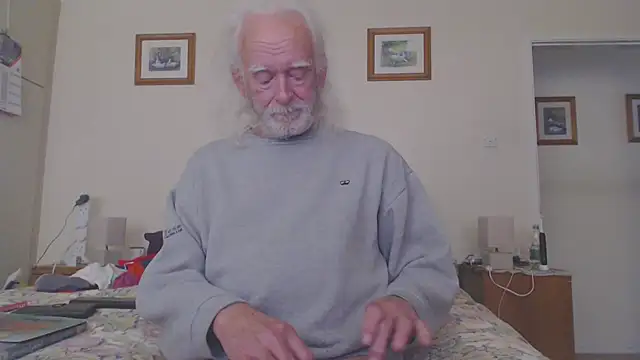 WaverlyKernow: διαδικτυακό σόου στην κάμερα