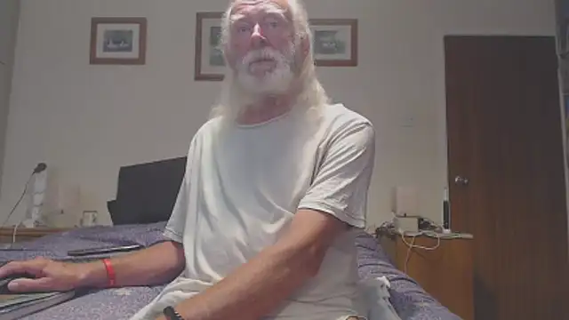 WaverlyKernow Show in webcam
