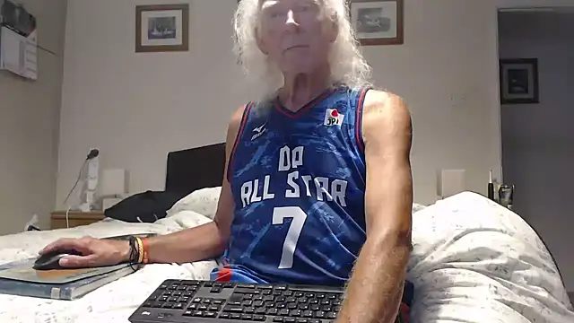 WaverlyKernow's Webcam Show