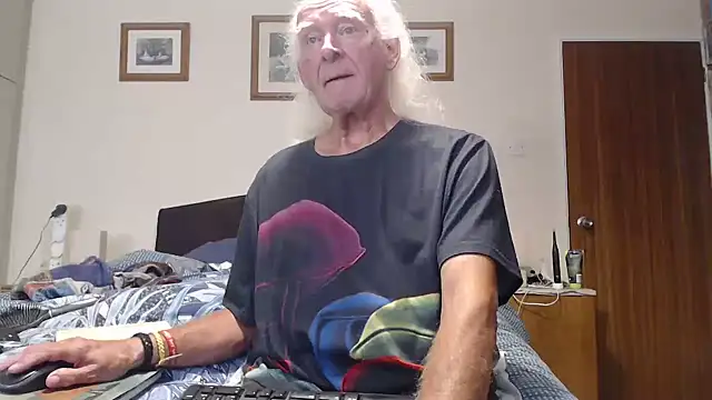 WaverlyKernow's Webcam Show