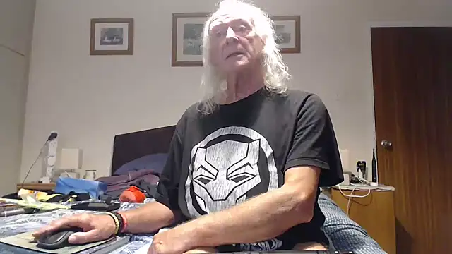 WaverlyKernow's Live XXX Chat