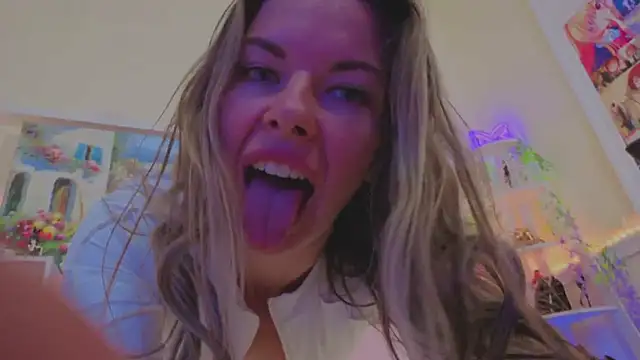 Real_Tinin Live XXX chat