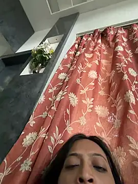 Crezy-queen7's Webcam Show