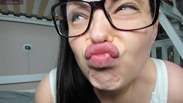 Show modela lecherous_wife na web-kameri