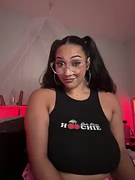 Lickplayofficial webkamerás műsora