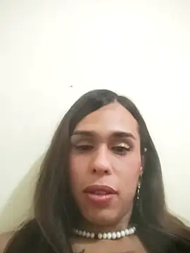 pretty_ariiel webcam show