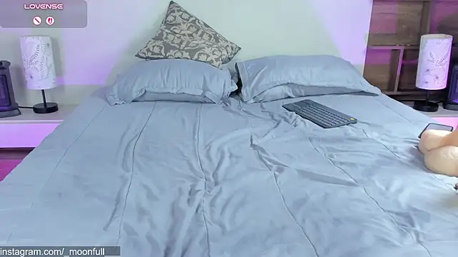 _fullmoon webcam show