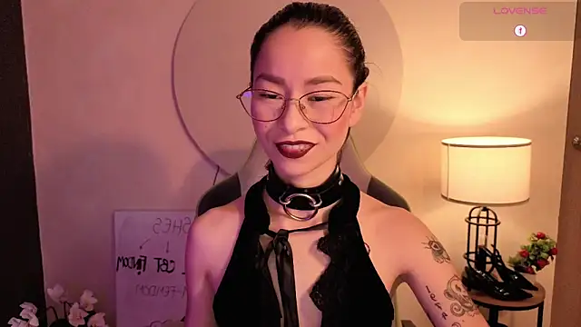 rosse_98_ Adlı Modelin Canlı XXX Sohbeti